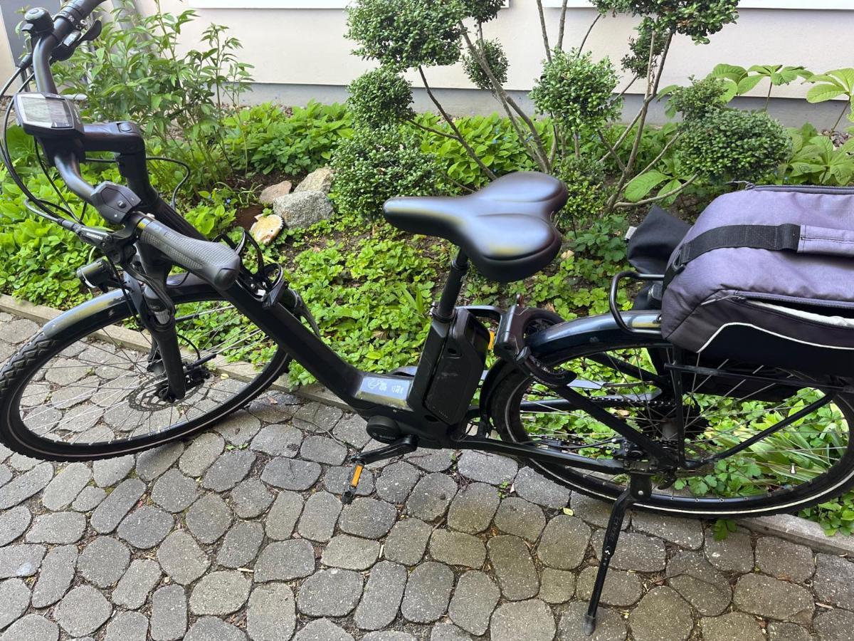 Fewo Mit 3 Sz, Direkte Innenstadtlage, Suedterrasse, Parkplatz Auf Dem Eigenem Privatgrundstueck, 2X E-Bike Und E-Autoladesaeule Inklusive, Konzertkirche, Schauspielhaus, Fh, Jahnsportforum Sowie Der Tollensesee Sind Fusslaeufig In Ein Paar Minuten E Neubrandenburg Bagian luar foto